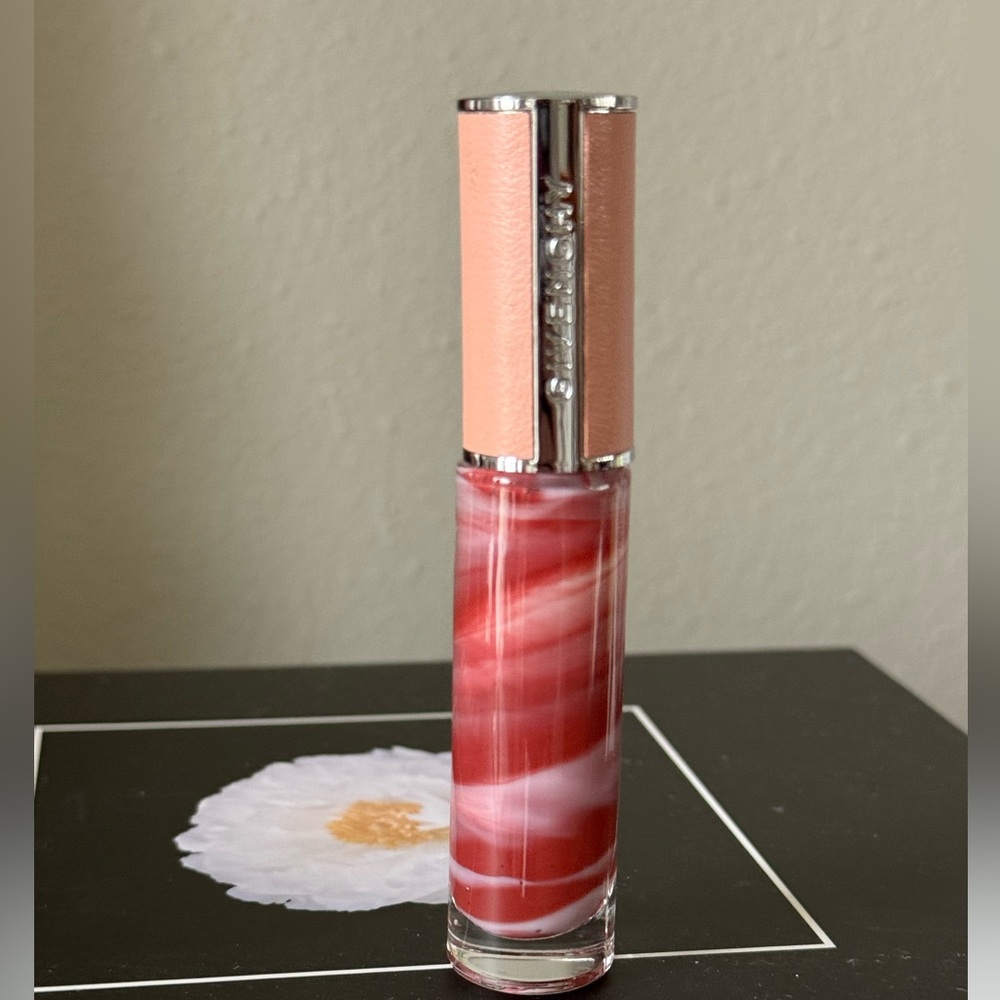 GIVENCHY ROSE PERFECTO TINTED LIQUID LIP BALM with 24H Hydration & Glossy